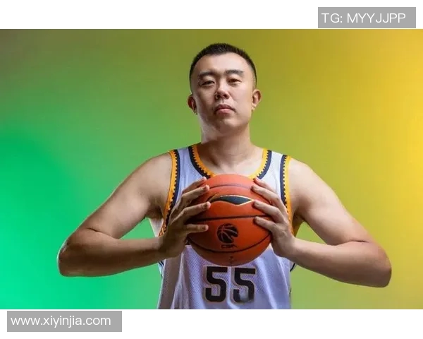 韩德君:从篮球新星到球队核心的成长之路与辉煌成就 韩德君:从篮球新星到球队核心的成长之路与辉煌成就