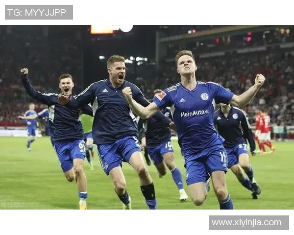 慕尼黑与沙尔克04的激烈对决揭示德甲新赛季的竞争格局与球队实力分析